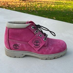 Lightly used woman’s Timberland boots